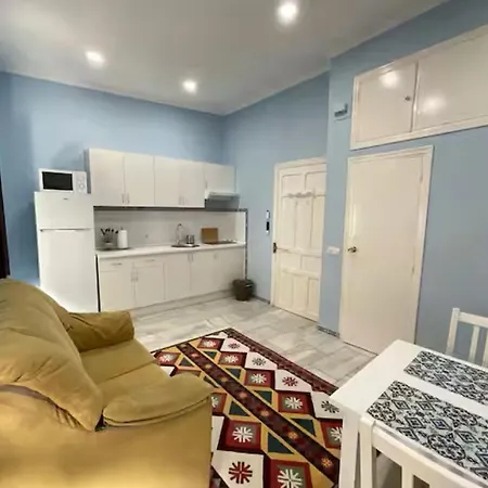 Estudio Con Encanto En El Corazon De Triana Seville